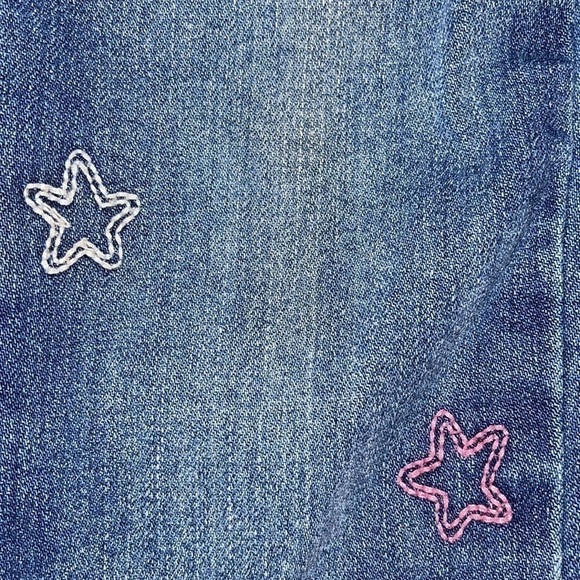 Cat & Jack Lot of Jeans and 2 T’s - Picture 5 of 9